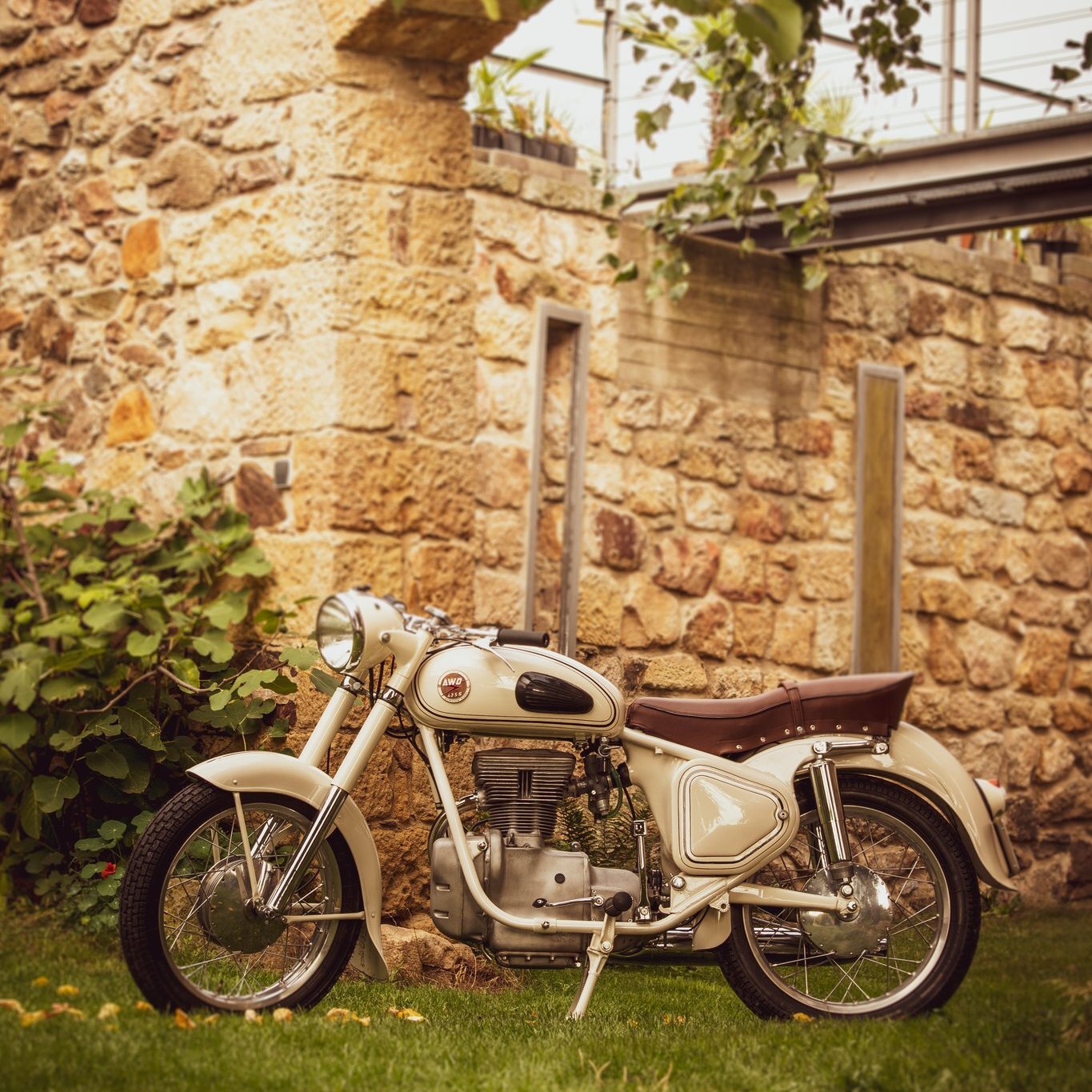 🇬🇧 No words needed for a classic beauty, or?!

🇩🇪 Eine klassische Schönheit bedarf keiner Worte, oder?

🏍️: AWO

📸:...