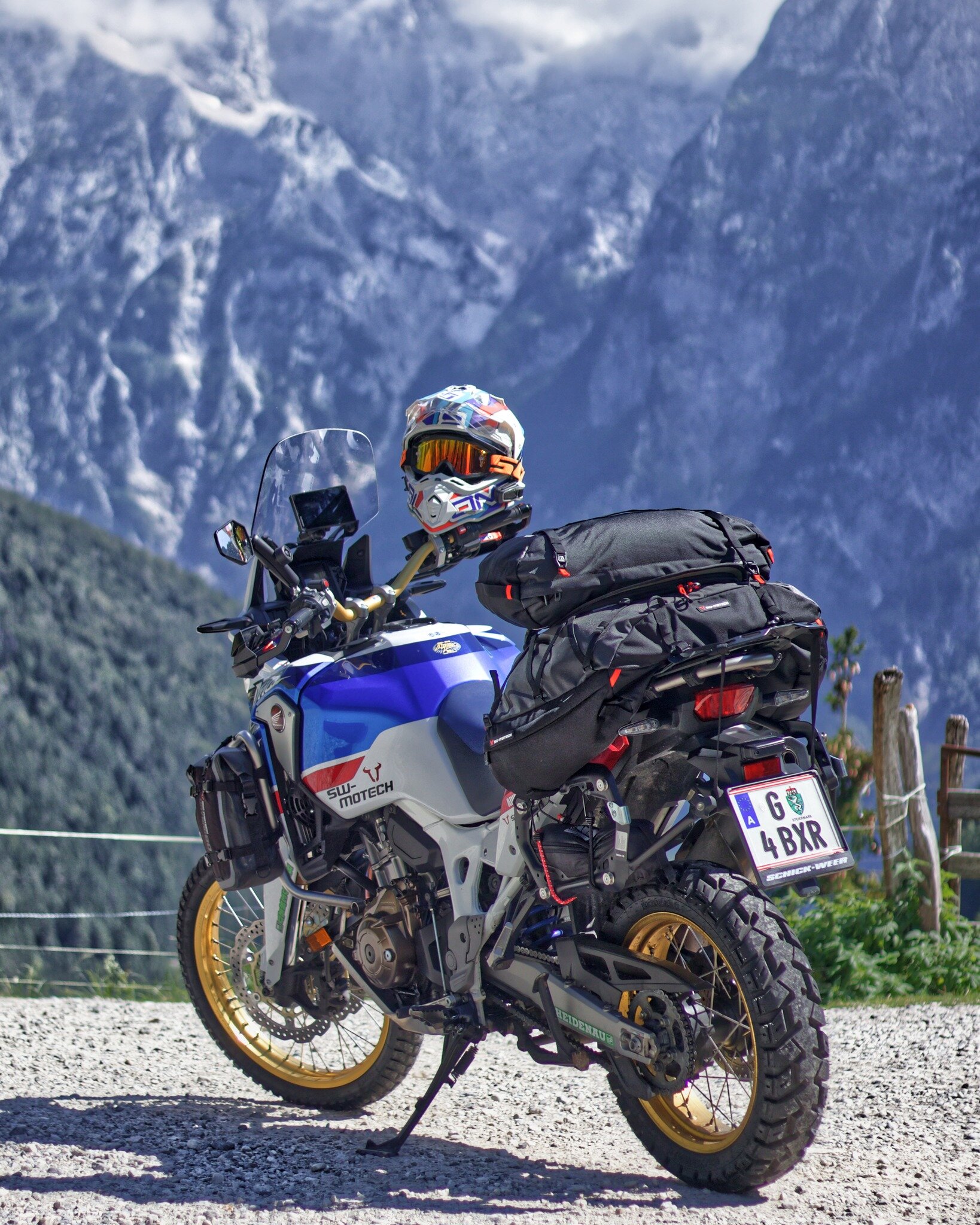 🇩🇪 Wenn der Weg rauer wird und die Berge näher rücken, zählt Verlässlichkeit. Mit unseren Reifen bist du bereit für neue...
